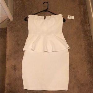 White dress, never worn.